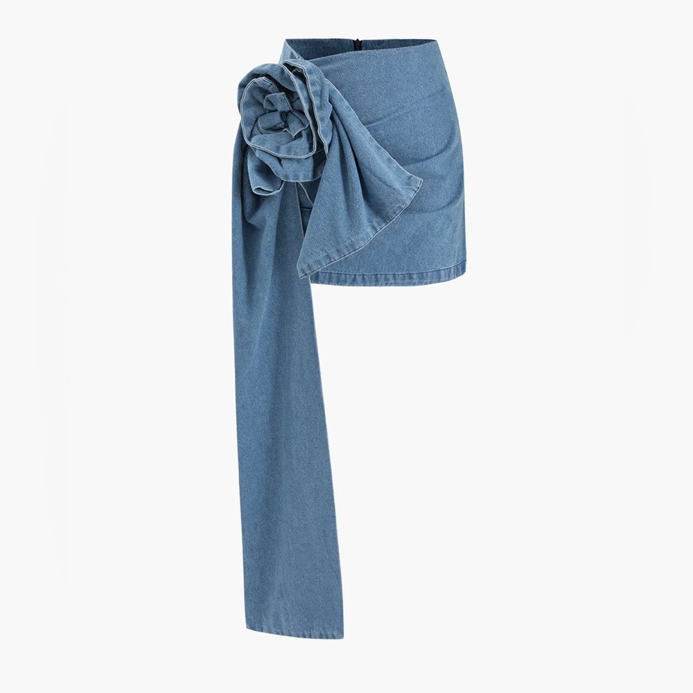 DENIM SKIRT SIZE SMALL NWT